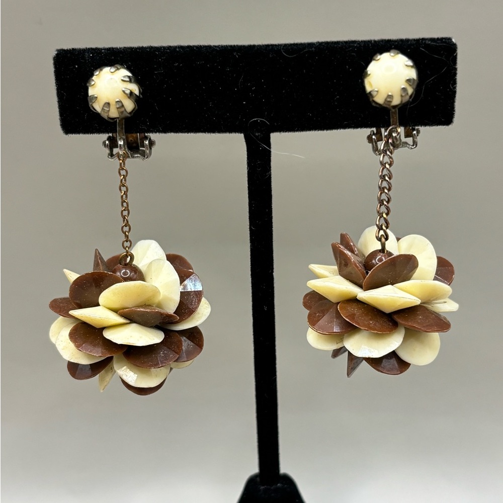 Vintage Cream & Brown Plastic Bead Drop Dangle Clip Earrings